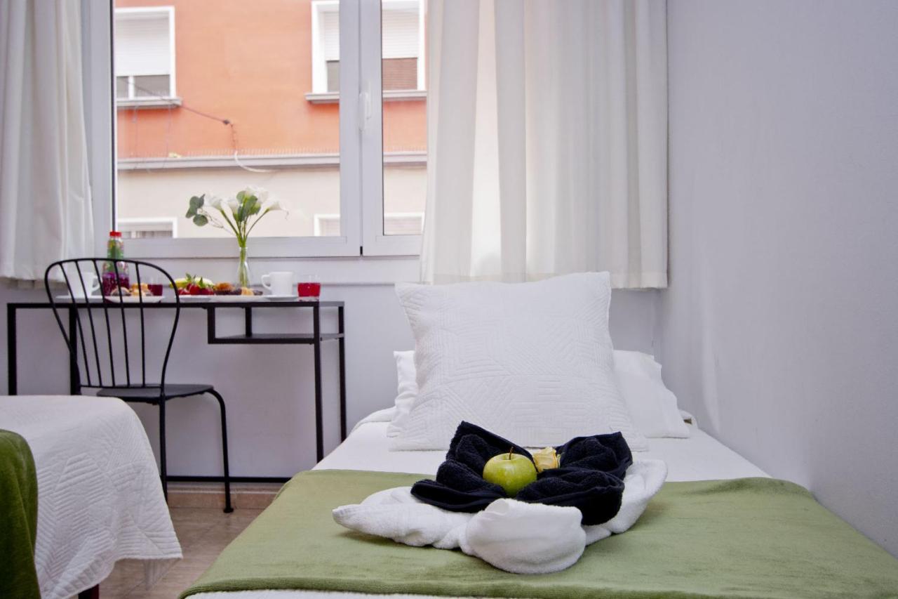 Barcelona City North Hostal Exterior foto