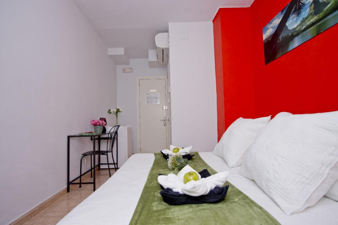 Barcelona City North Hostal Exterior foto